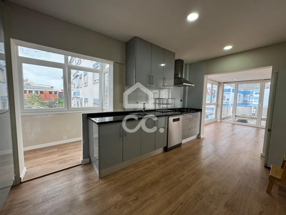 Apartamento T3 para Venda em Odivelas Foto 1