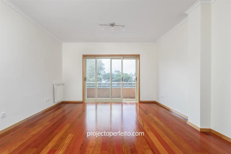 Apartamento T3 para Arrendamento em São Felix da Marinha Foto 4