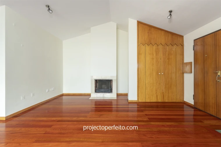 Apartamento T3 para Arrendamento em São Felix da Marinha Foto 19