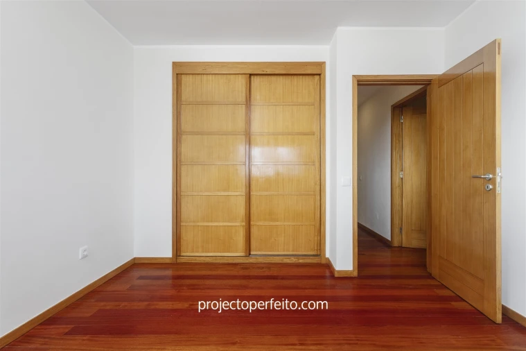 Apartamento T3 para Arrendamento em São Felix da Marinha Foto 13