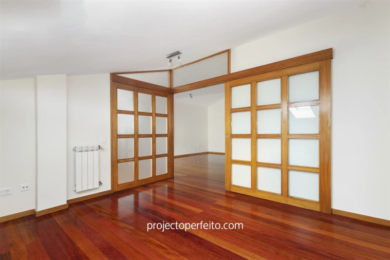 Apartamento T3 para Arrendamento em São Felix da Marinha Foto 5