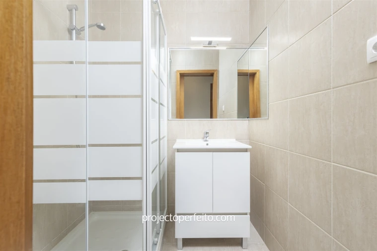 Apartamento T3 para Arrendamento em São Felix da Marinha Foto 16