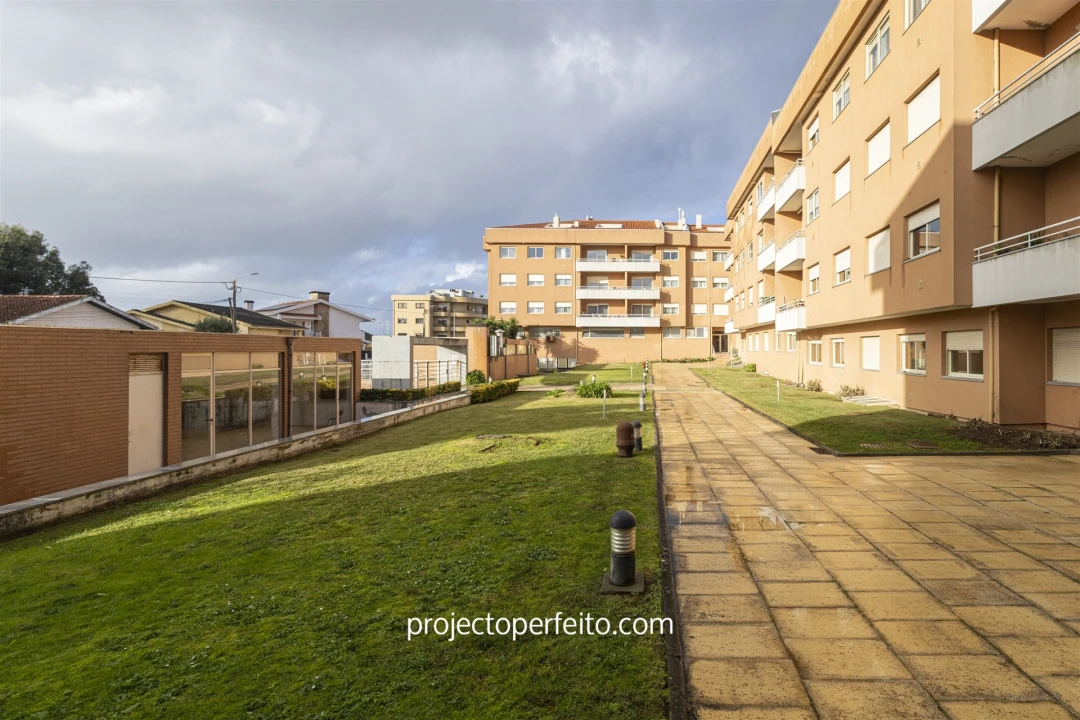 Apartamento T3 para Arrendamento em São Felix da Marinha Foto 2