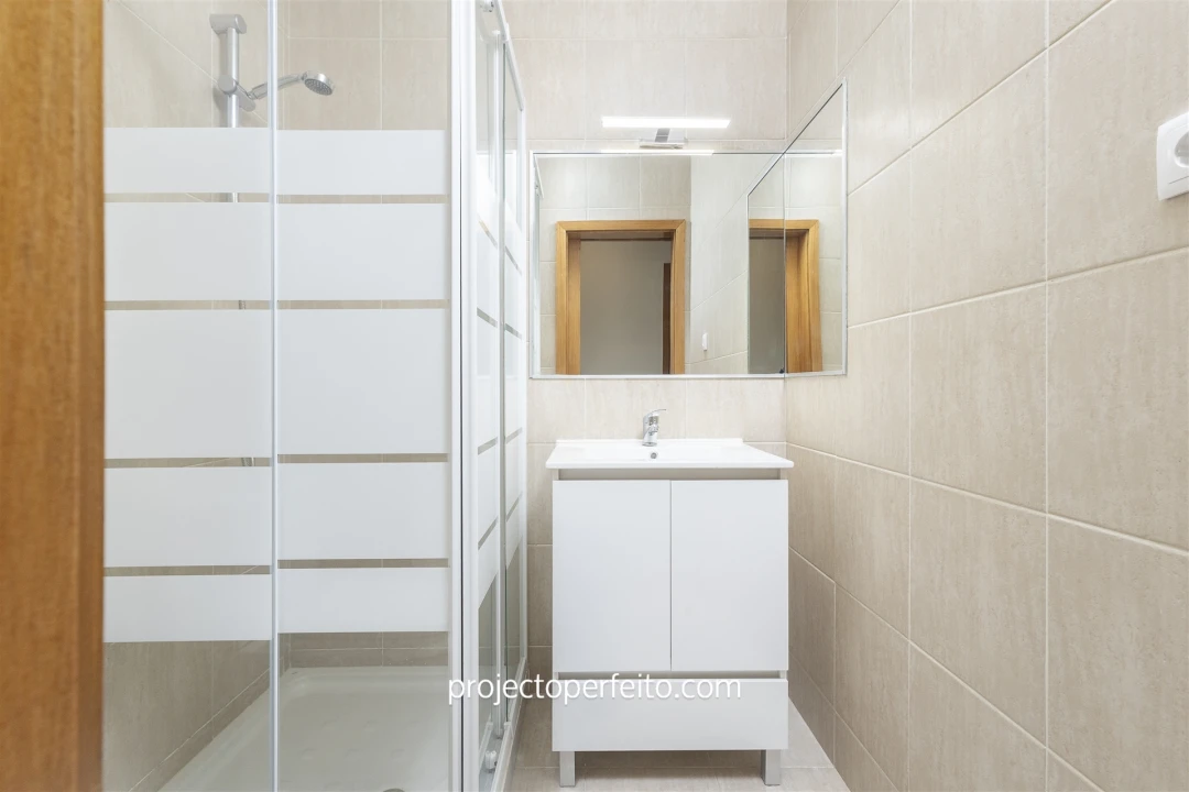 Apartamento T3 para Arrendamento em São Felix da Marinha Foto 16