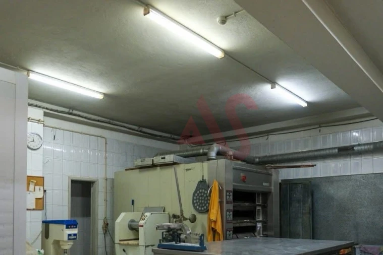 Loja para Trespasse em Mesão Frio Foto 9