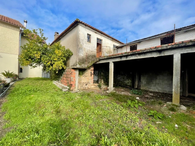 Moradia T2 para Venda em Castelões Foto 8