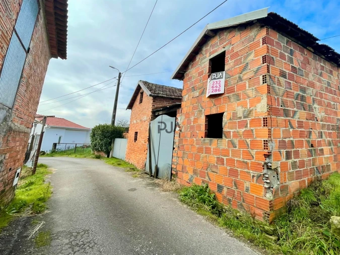 Moradia T2 para Venda em Castelões Foto 7