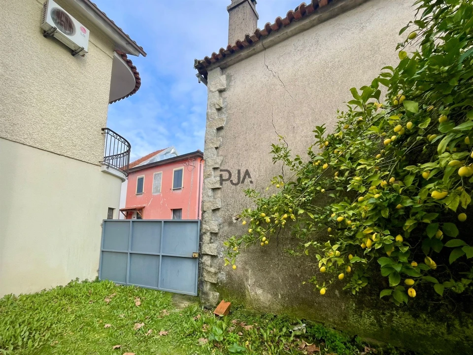 Moradia T2 para Venda em Castelões Foto 10