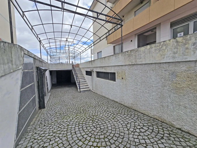 Armazém para Arrendamento em Repeses e São Salvador Foto 5