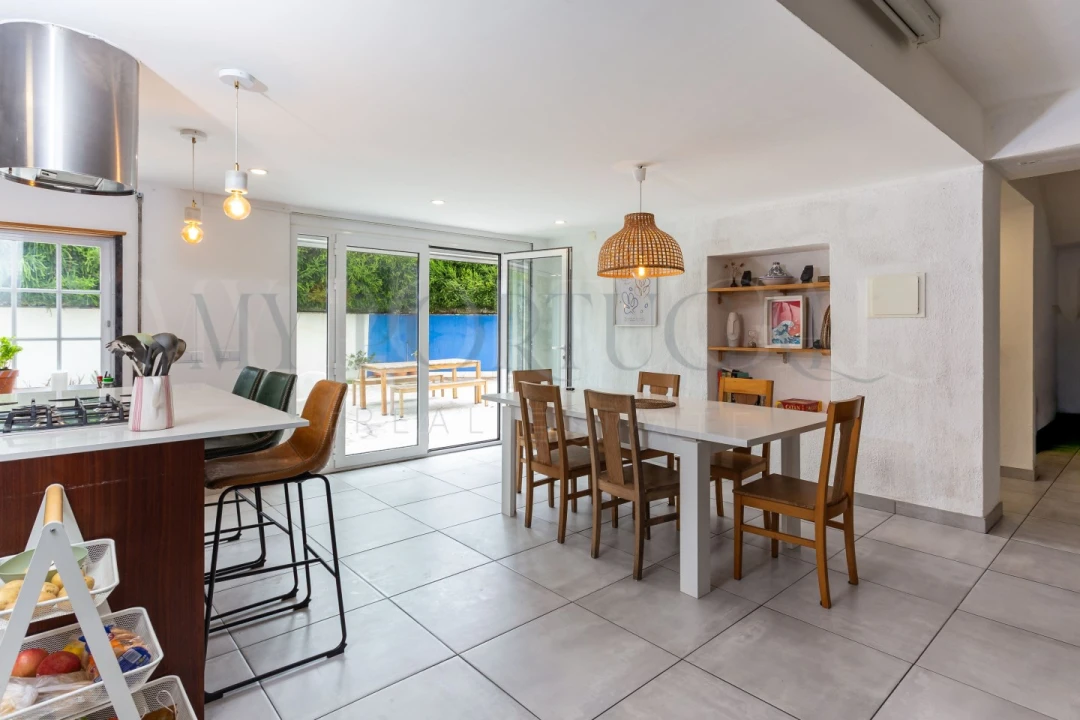 Moradia T5 para Venda em Santo Isidoro Foto 3