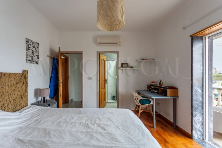 Moradia T5 para Venda em Santo Isidoro Foto 21