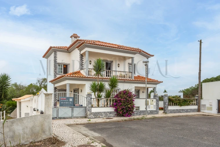 Moradia T5 para Venda em Santo Isidoro Foto 46