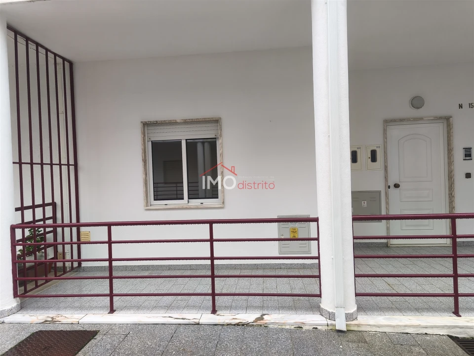 Apartamento T1 para Venda em Sé e São Lourenço Foto 1