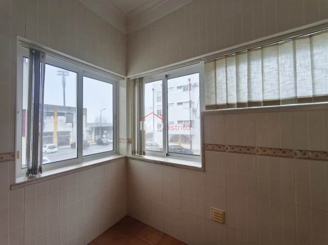 Apartamento T1 para Venda em Sé e São Lourenço Foto 8