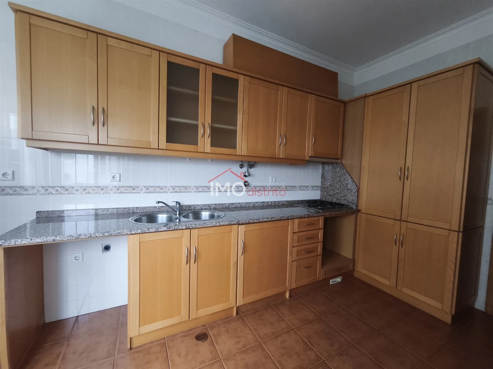 Apartamento T1 para Venda em Sé e São Lourenço Foto 9