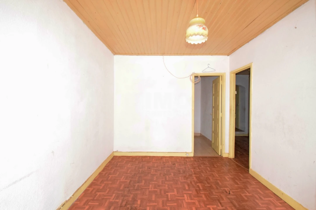 Moradia T2 para Venda em Dominguizo Foto 9