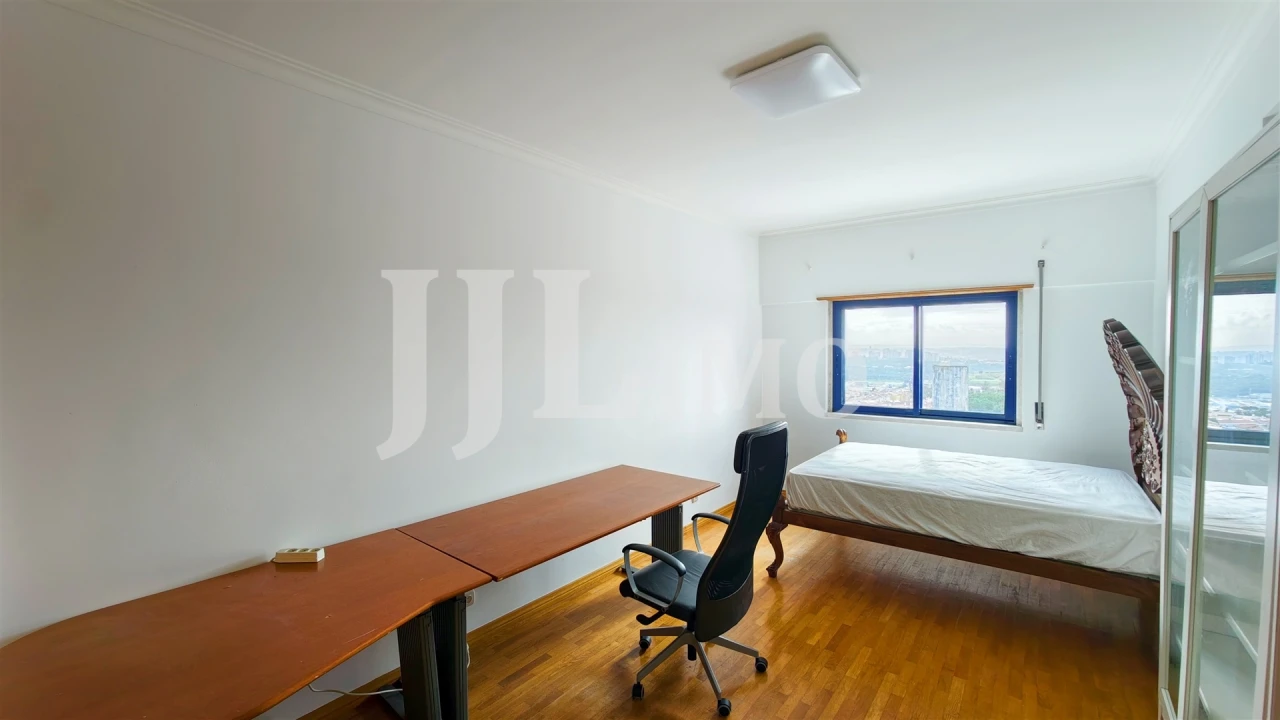 Apartamento T4 para Venda em Alfragide Foto 15