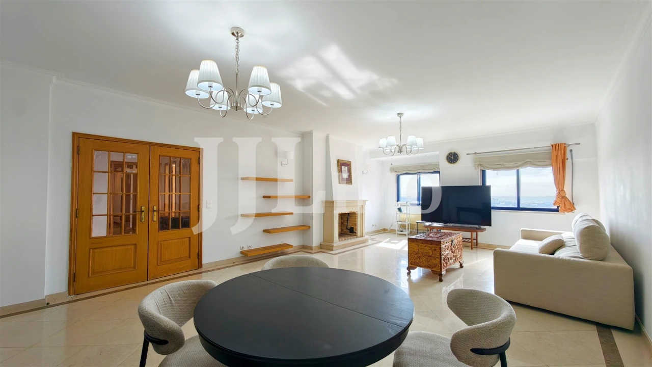 Apartamento T4 para Venda em Alfragide Foto 6