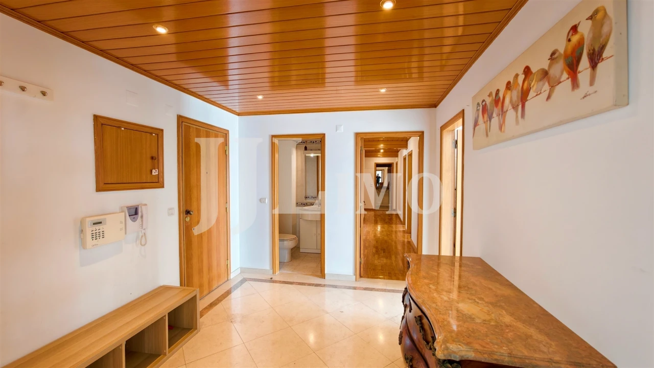 Apartamento T4 para Venda em Alfragide Foto 4