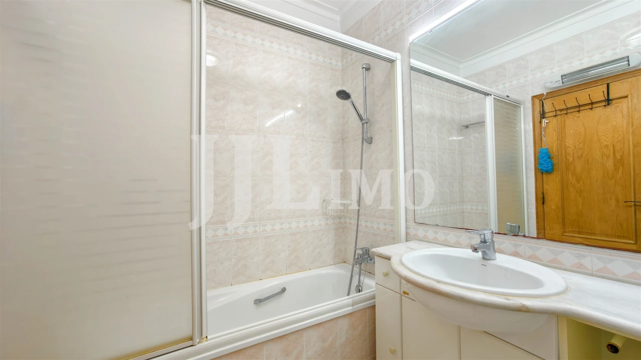 Apartamento T4 para Venda em Alfragide Foto 22