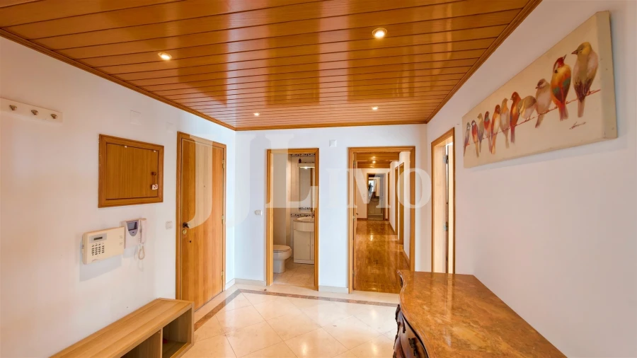 Apartamento T4 para Venda em Alfragide Foto 10