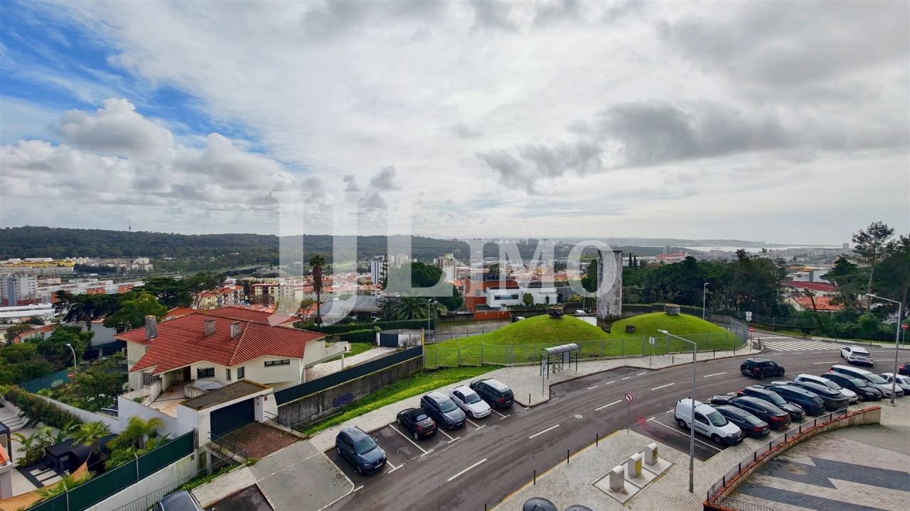 Apartamento T4 para Arrendamento em Alfragide Foto 25