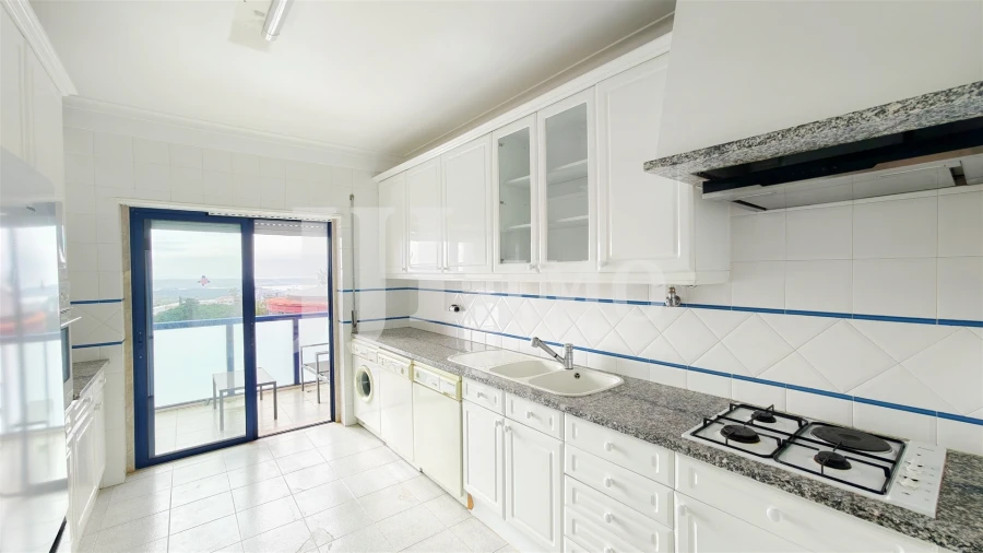 Apartamento T4 para Arrendamento em Alfragide Foto 26