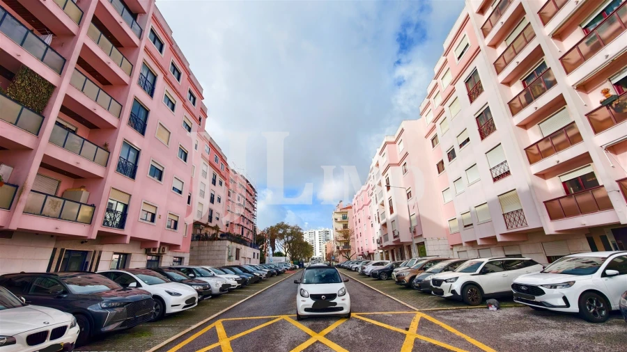 Apartamento T4 para Arrendamento em Alfragide Foto 3