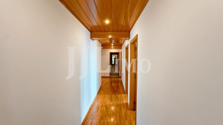 Apartamento T4 para Arrendamento em Alfragide Foto 12