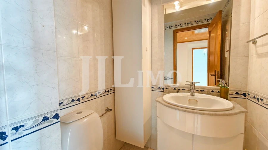 Apartamento T4 para Arrendamento em Alfragide Foto 33