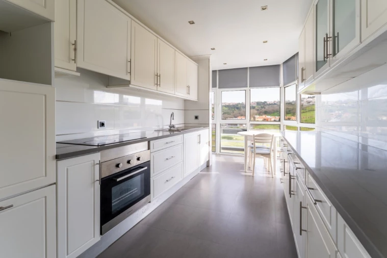 Apartamento T4 para Venda em Alcobaça e Vestiaria Foto 1