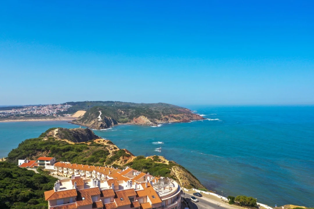 Apartamento T2 para Venda em São Martinho do Porto Foto 3