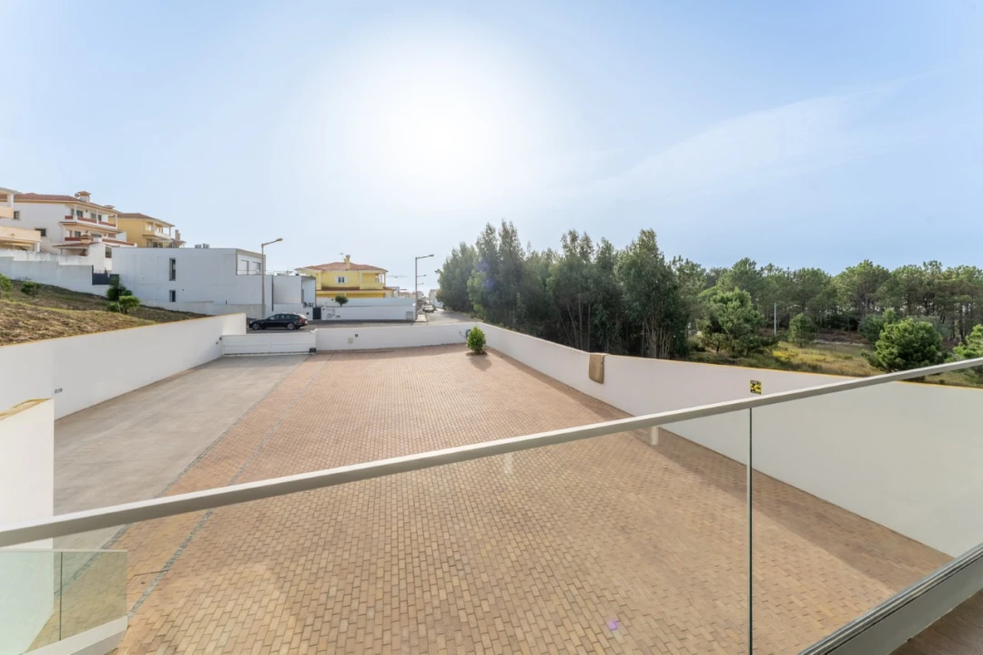 Moradia T4 para Venda em Nazare Foto 40