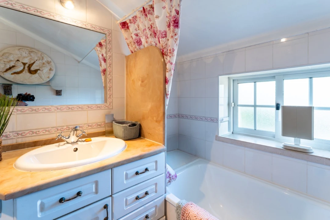 Moradia T5 para Venda em Peral Foto 31