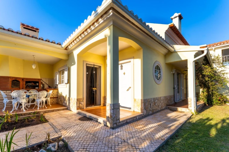 Moradia T5 para Venda em Peral Foto 46