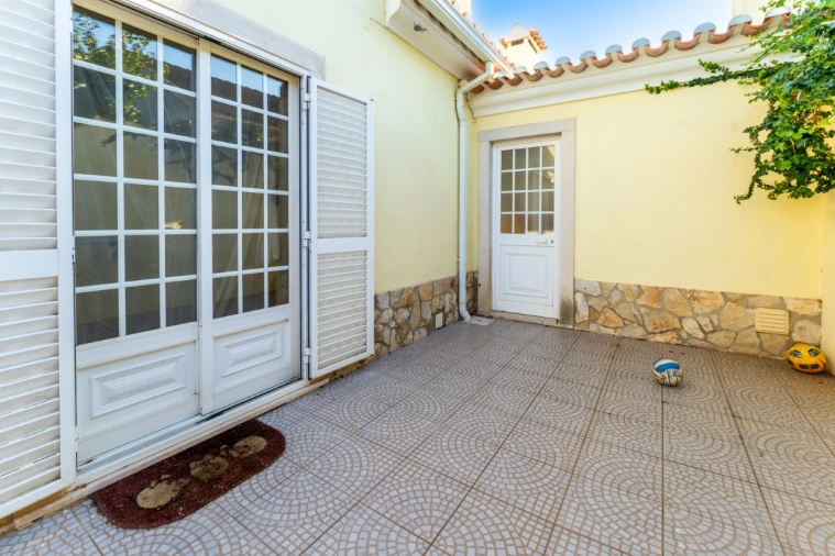 Moradia T5 para Venda em Peral Foto 43