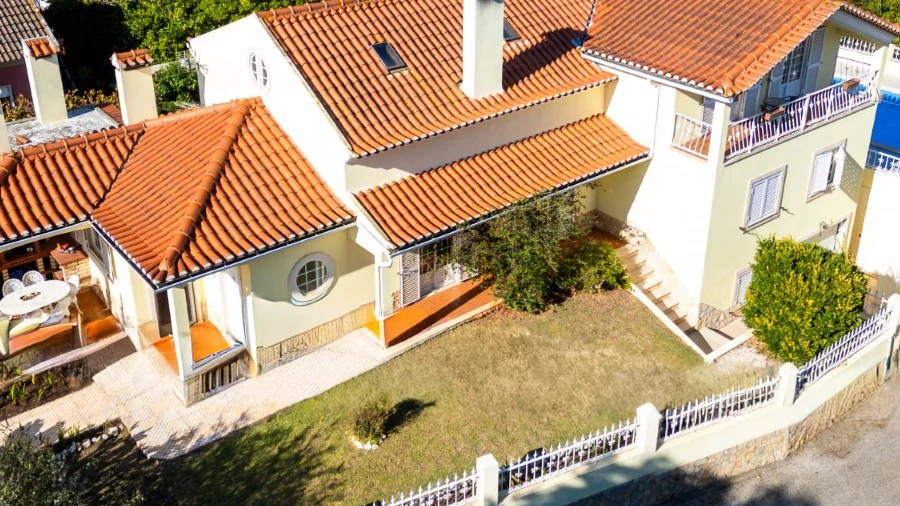 Moradia T5 para Venda em Peral