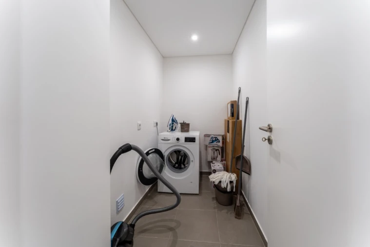 Apartamento T2 para Venda em Nazare Foto 7