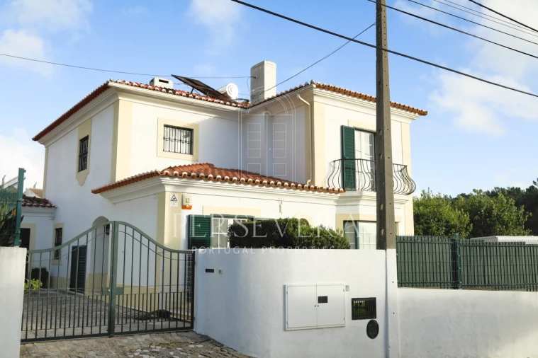 Moradia T5 para Venda em Alcabideche Foto 3