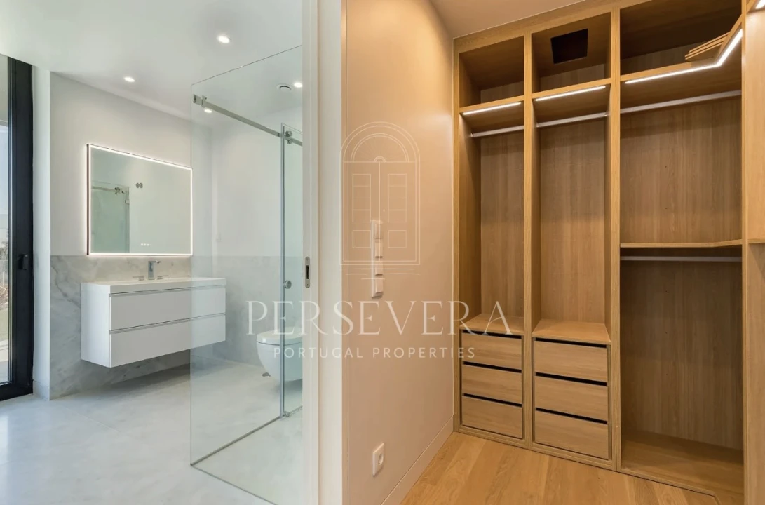 Moradia T5 para Venda em Santa Maria e São Miguel, São Martinho, São Pedro Penaferrim Foto 15