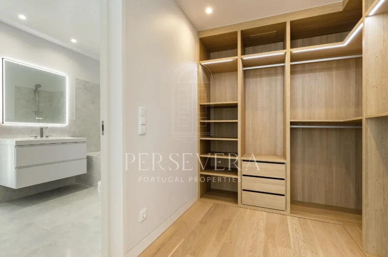 Moradia T5 para Venda em Santa Maria e São Miguel, São Martinho, São Pedro Penaferrim Foto 13