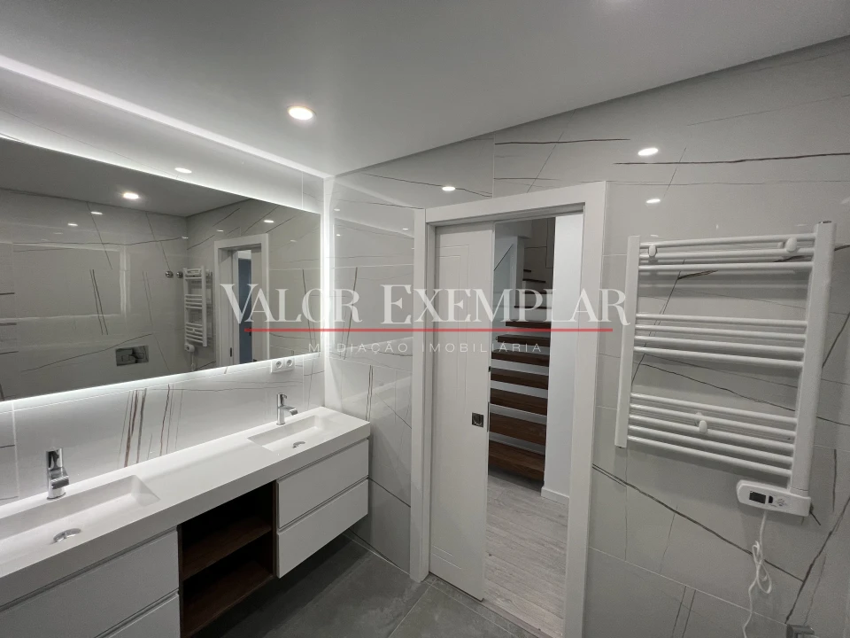 Apartamento T4 para Venda em Alcochete Foto 11