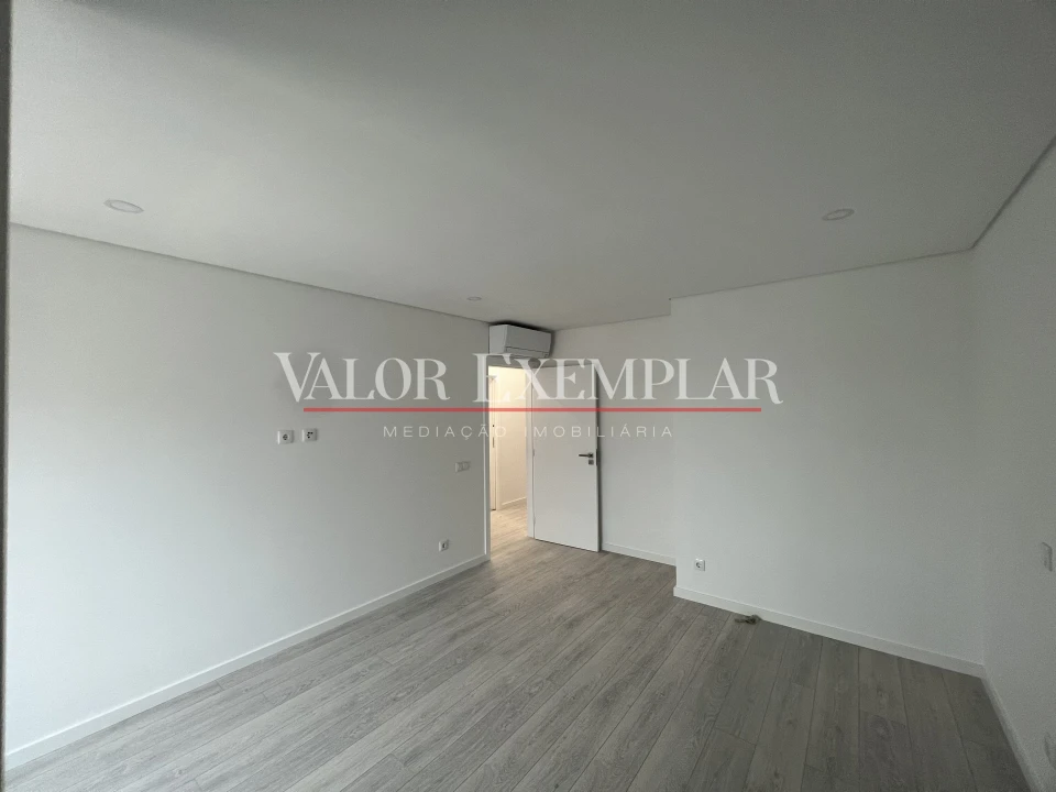 Apartamento T4 para Venda em Alcochete Foto 14