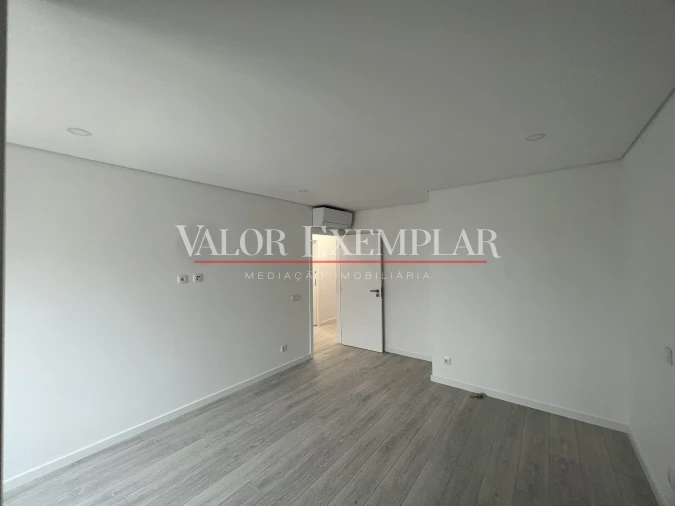 Apartamento T4 para Venda em Alcochete Foto 14