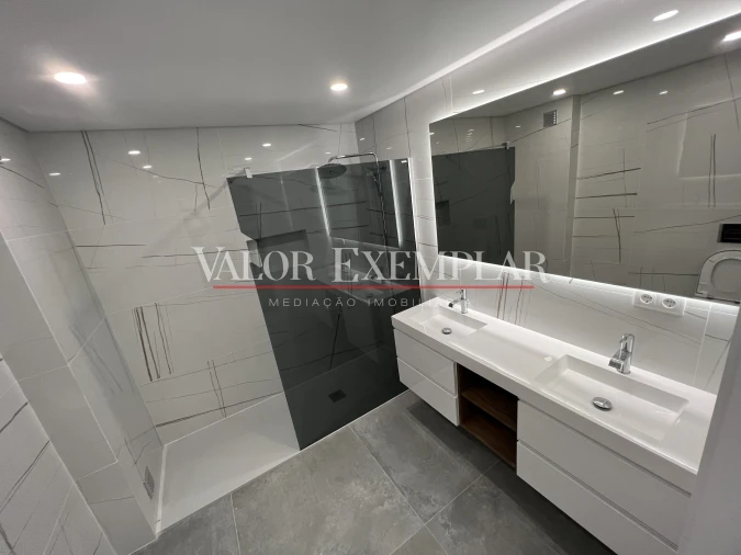 Apartamento T4 para Venda em Alcochete Foto 9