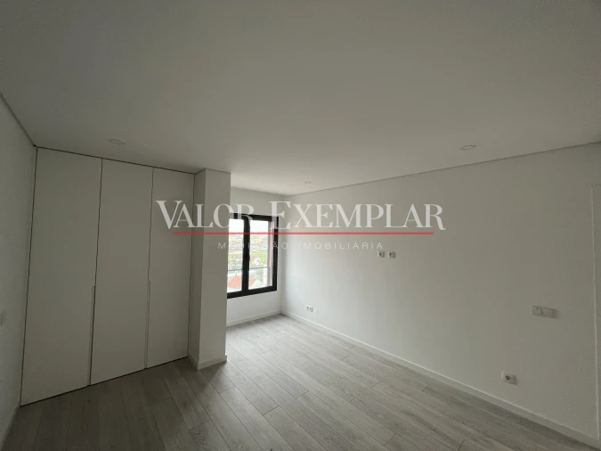 Apartamento T4 para Venda em Alcochete Foto 13