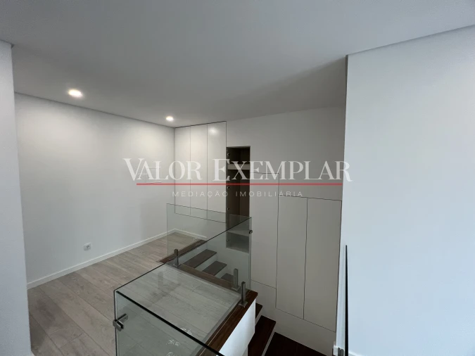 Apartamento T4 para Venda em Alcochete Foto 17