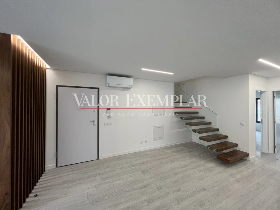 Apartamento T4 para Venda em Alcochete Foto 8