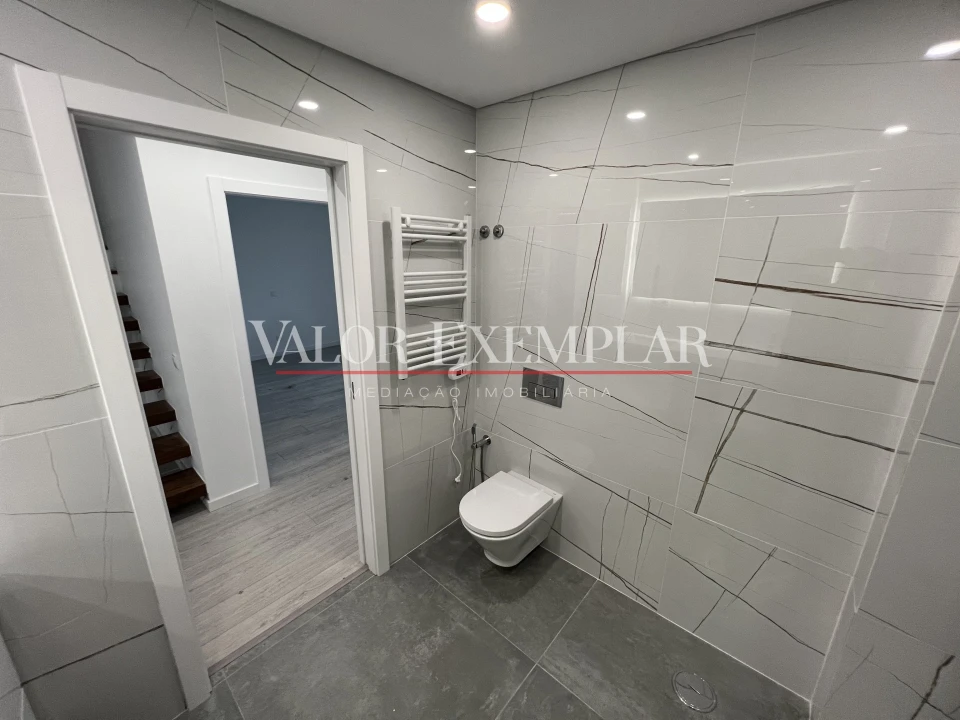 Apartamento T4 para Venda em Alcochete Foto 10