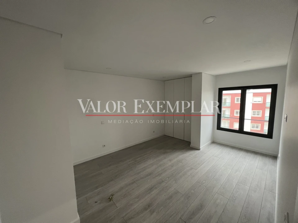 Apartamento T4 para Venda em Alcochete Foto 12